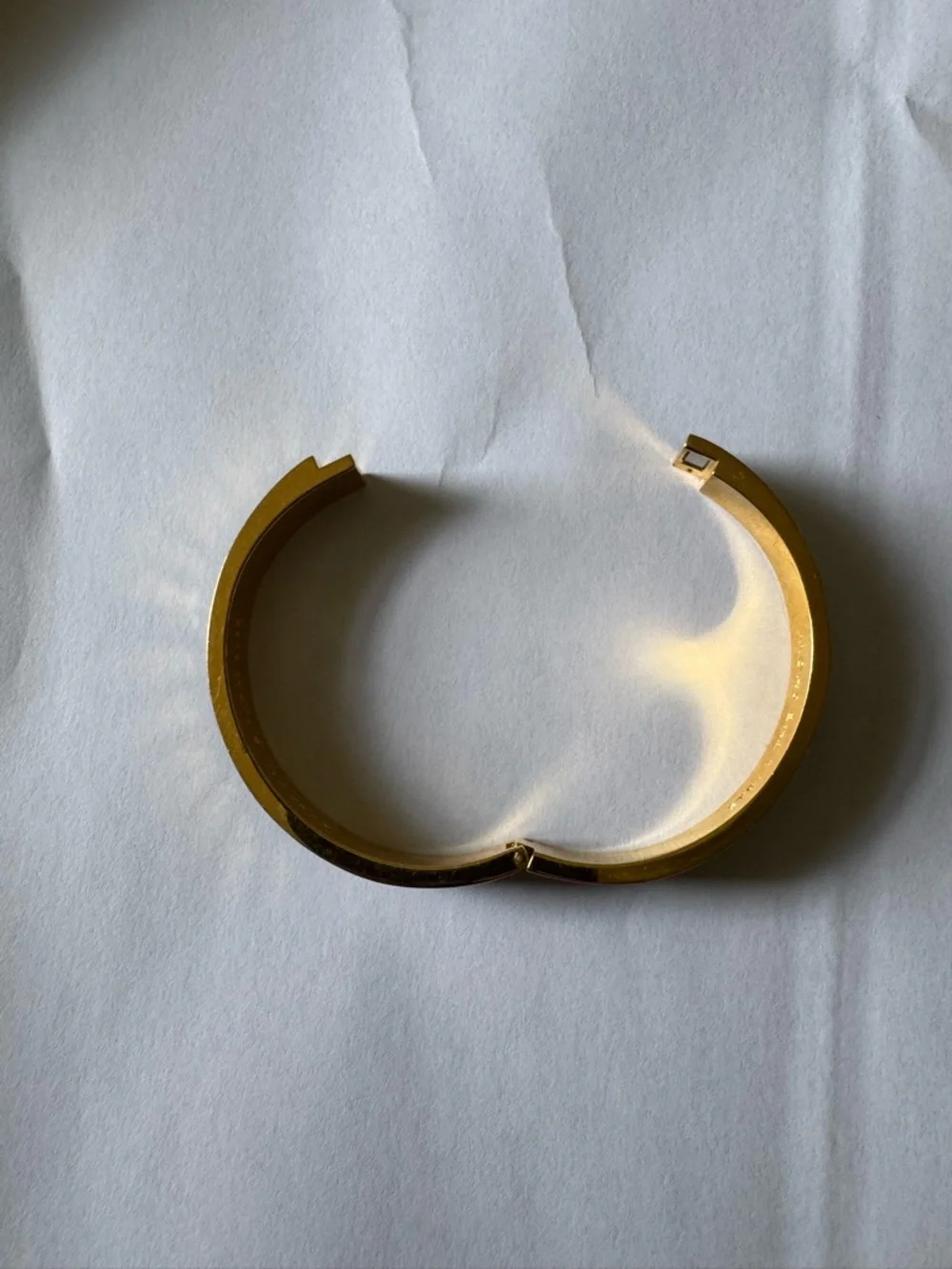 kate spade new york Gold-Tone Cuff Bracelet with 'STEAL THE SHOW' Engraving - Picture 6 of 7